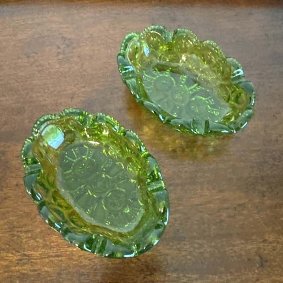 L.E. Smith Other - 2 - 4.25" L.E. Smith MOON & STARS Green Glass Ashtray Trinket Vanity Dish VNTG